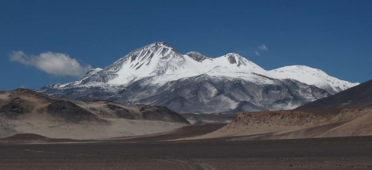 Ojos del Salado (6893 m) – Dél-Amerika/Chile–Argentína – A csúcssiker nem több 20%-nál, ennek oka, hogy rendkívül szeles, száraz, magas és hideg a hegy – egyszerre Fotó: Nagy Balázs