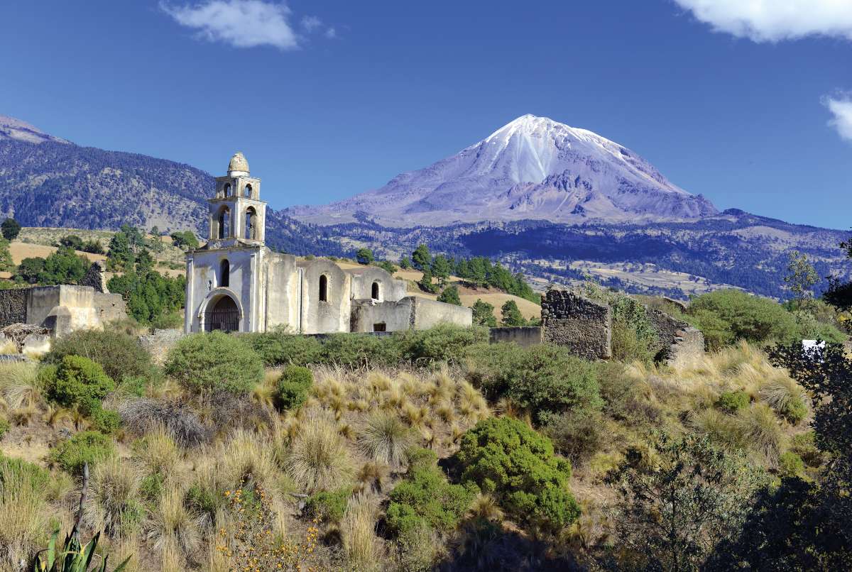 Pico de Orizaba (5636 m) – Észak-Amerika/Mexikó – Citlaltépetlnek is nevezik: szunnyadó, utolsó kitörése a 19. században történt Fotó: nyker ©Shutterstock