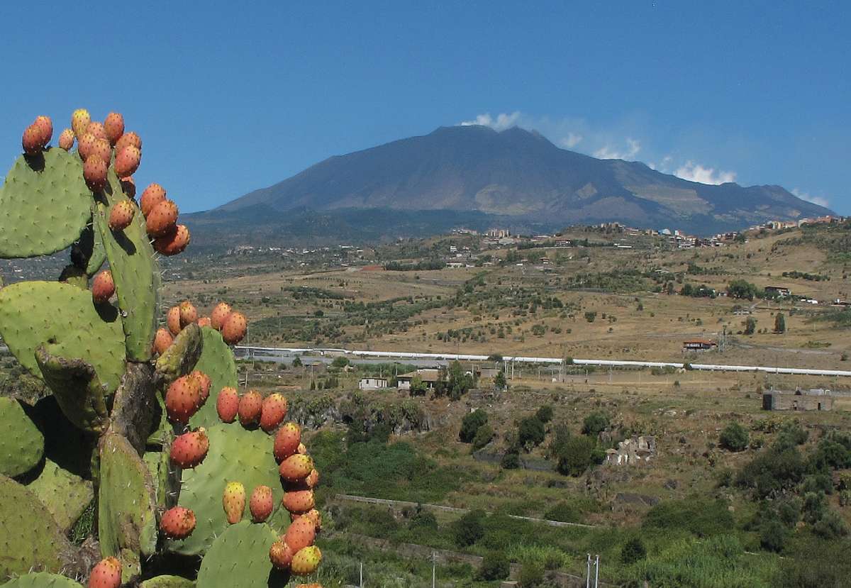 Etna (3357 m) – Európa/Olaszország – Nem része a sorozatnak, pedig ez lenne a helyes európai célpont. Ám alapproblémát jelentene, hogy a legmagasabb része zárt terület Fotó: Nagy Balázs